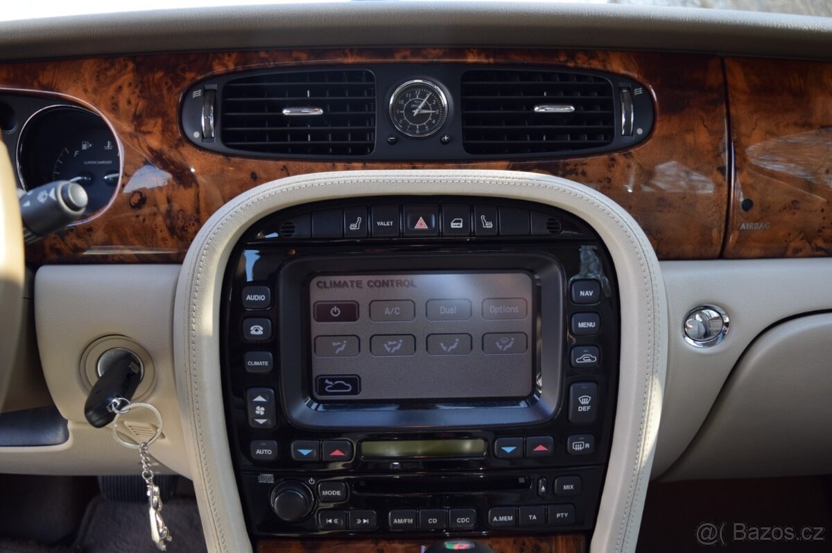 Jaguar XJ-R 4.2 V8 2004 - 17