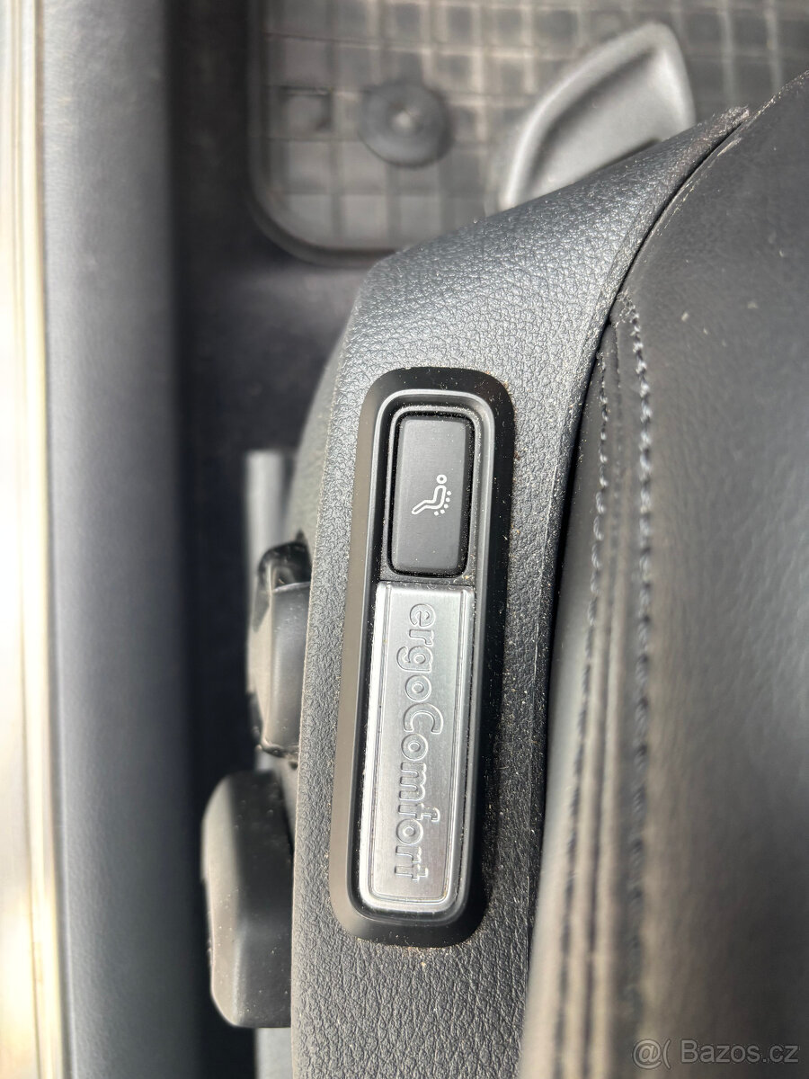 VW Passat 1.4TSI 170kW GTE - plug-in hybrid - 17