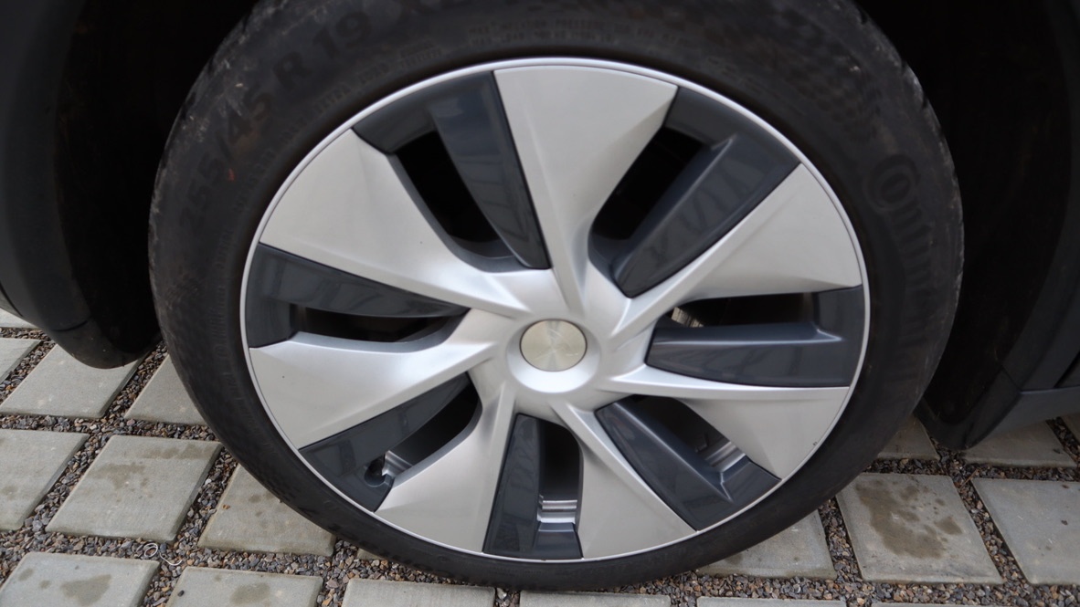 Tesla Model Y, Long Range 4WD, SoH 93.4% - 17