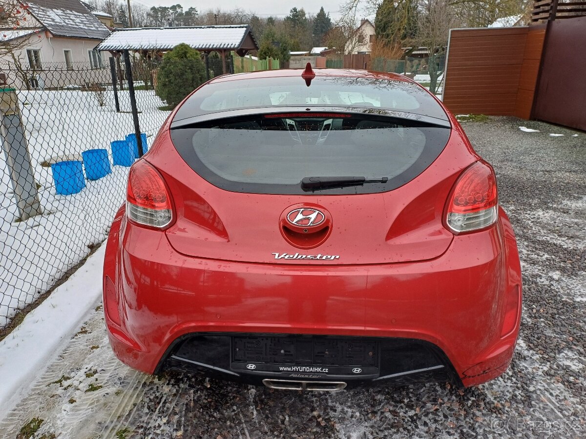 RARITKA Hyundai Veloster 1.6...71050km - 17
