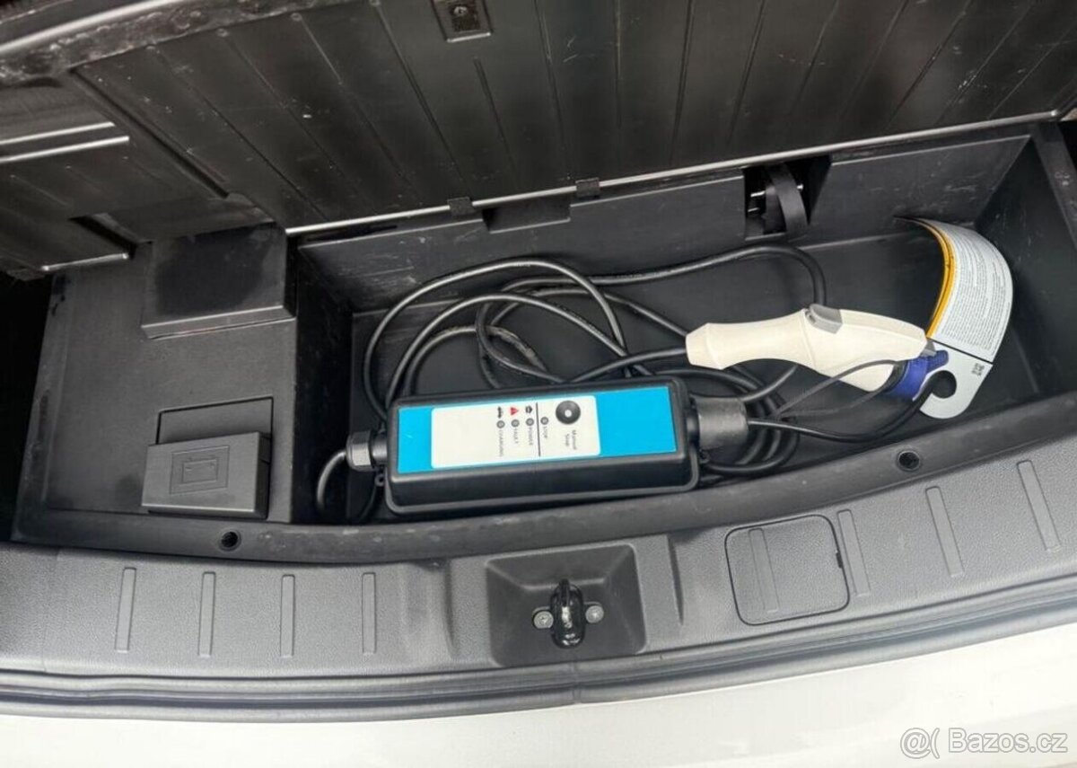 Mitsubishi Outlander 2,4 PHEV Top 4WD odpočet DPH hybridní - 17