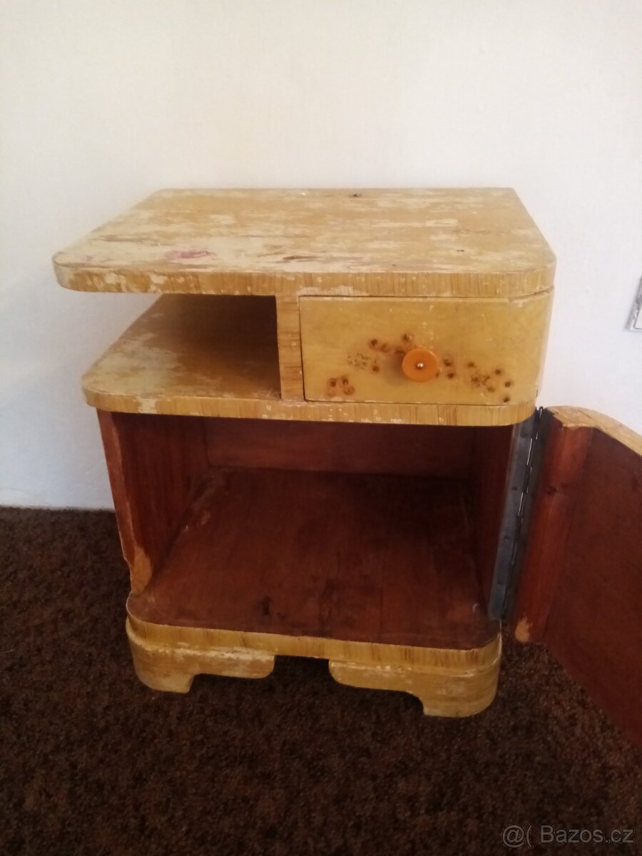 Starožitný nábytek - 17
