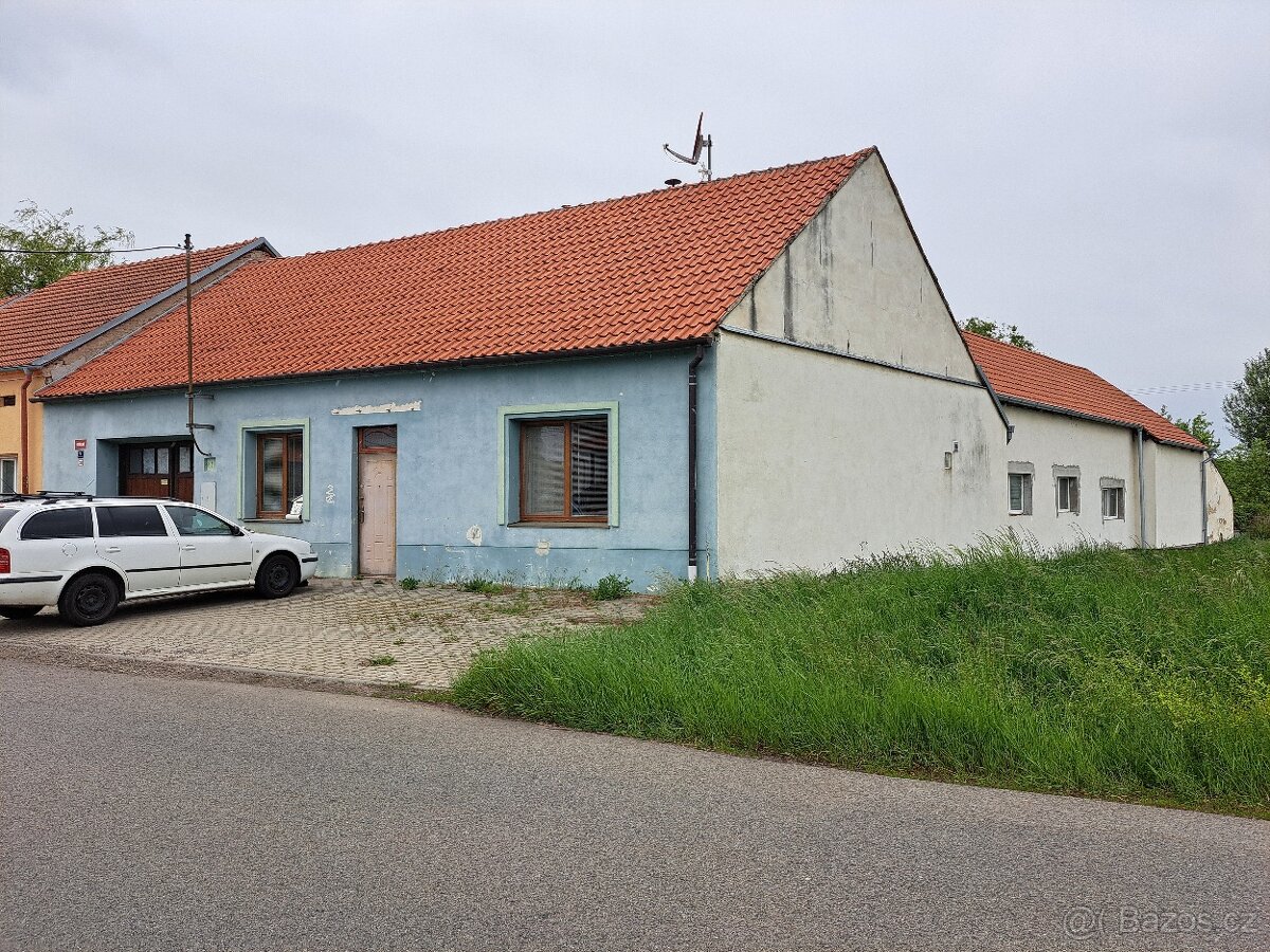 Prodej RD 6+kk Drnholec o 298 m2 před dokončením rekonstrukc - 17