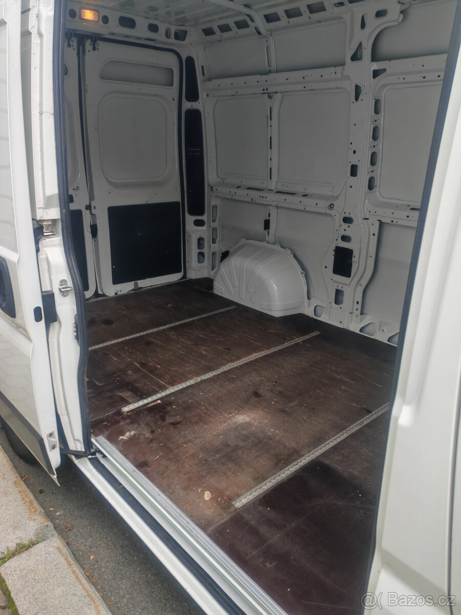 Peugeot Boxer 2.0 HDI 96Kw 2019 Luxusní stav TZ 2,5t 3 mista - 17