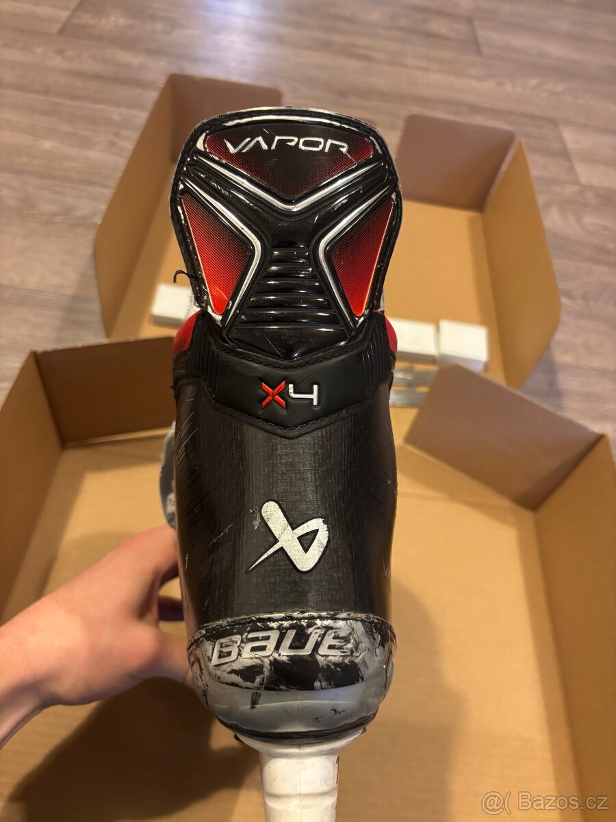 Hokejové brusle Bauer Vapor X4, velikost 8, fit 2 - 17