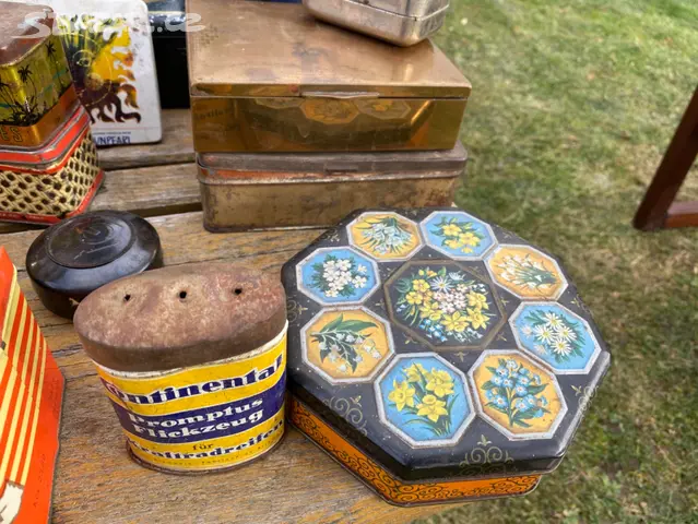 Stare plechovky - 17