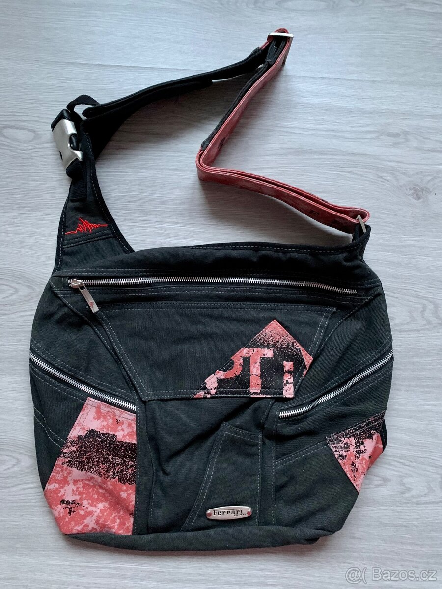 Nový černý batoh s bílým - 17