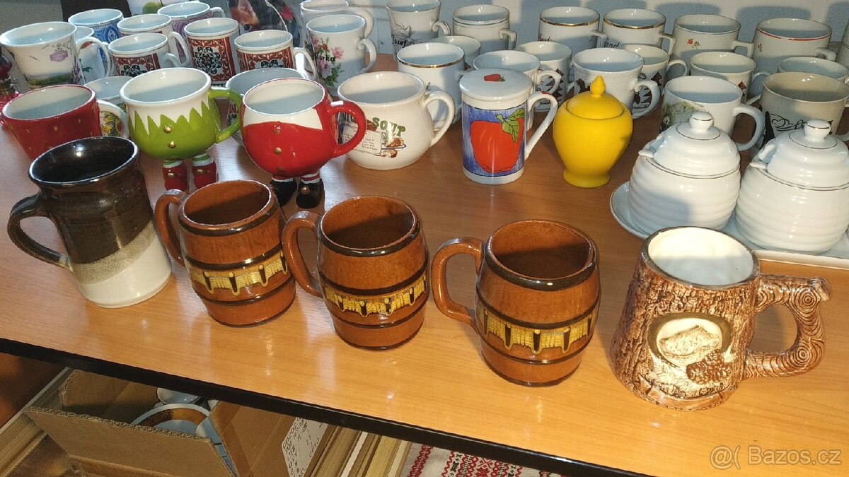 Sbírka porcelánových a keramickych hrníčků - 17