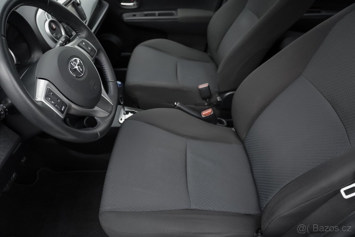 Toyota Yaris 1.5 Hybrid LOUNGE - 17