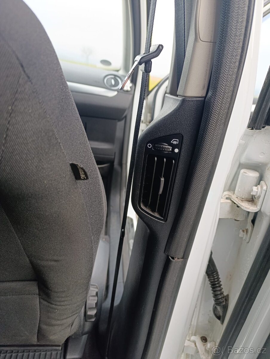 Ford S-Max 2.5i TURBO / 162KW / VÝHŘEV / KLIMA / SERVIS / - 17