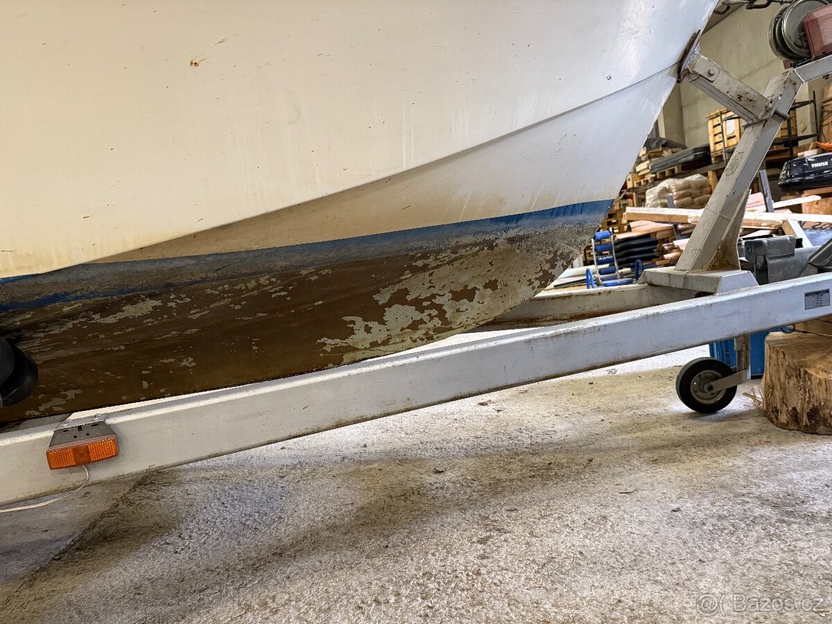 Motorový člun - 17