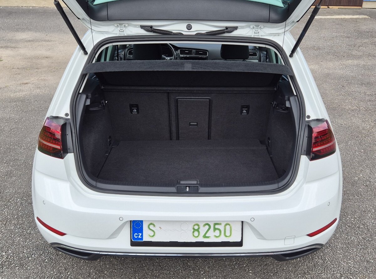 Volkswagen Golf VII e-Golf 1.majitel servisní kniha DPH - 17