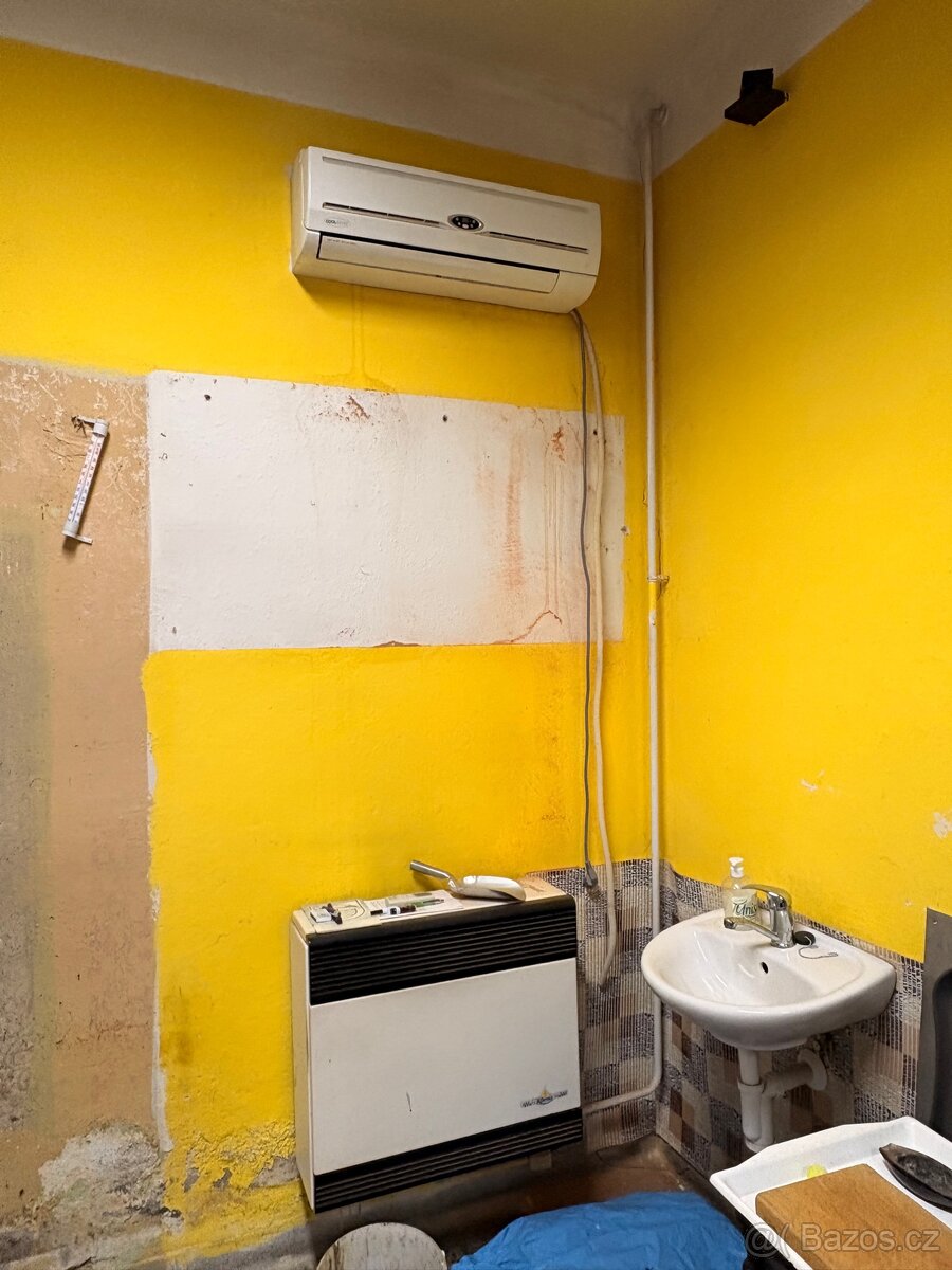 Prodej byvaleho obchodu, prodej domu - 17