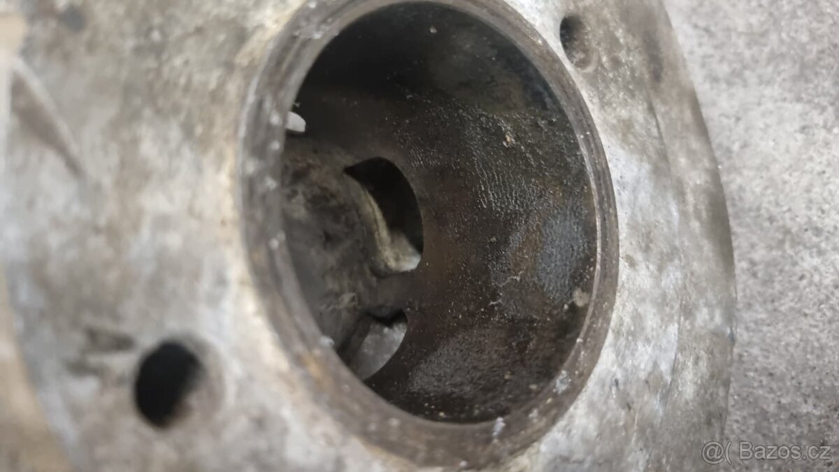 jawa 553 libenac Válce a hlavy - 17