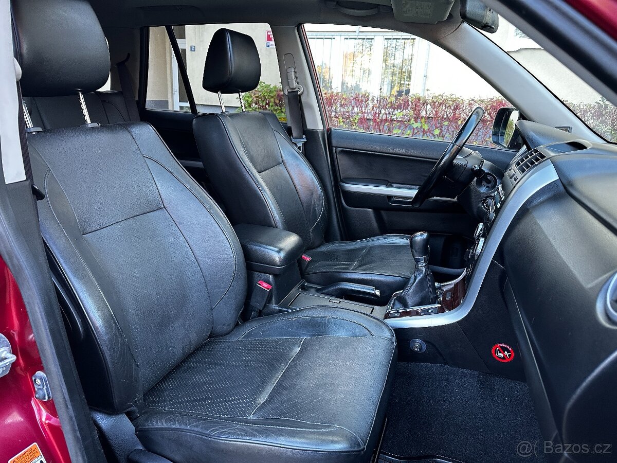 Suzuki Grand Vitara 1.9 DDiS 95kW Kůže Xenony Šíbr Tažné 2t - 17
