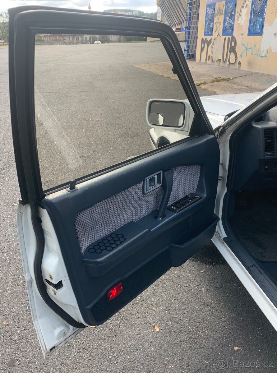 Prodám Nissan Bluebird , 1990 , veterán. - 17