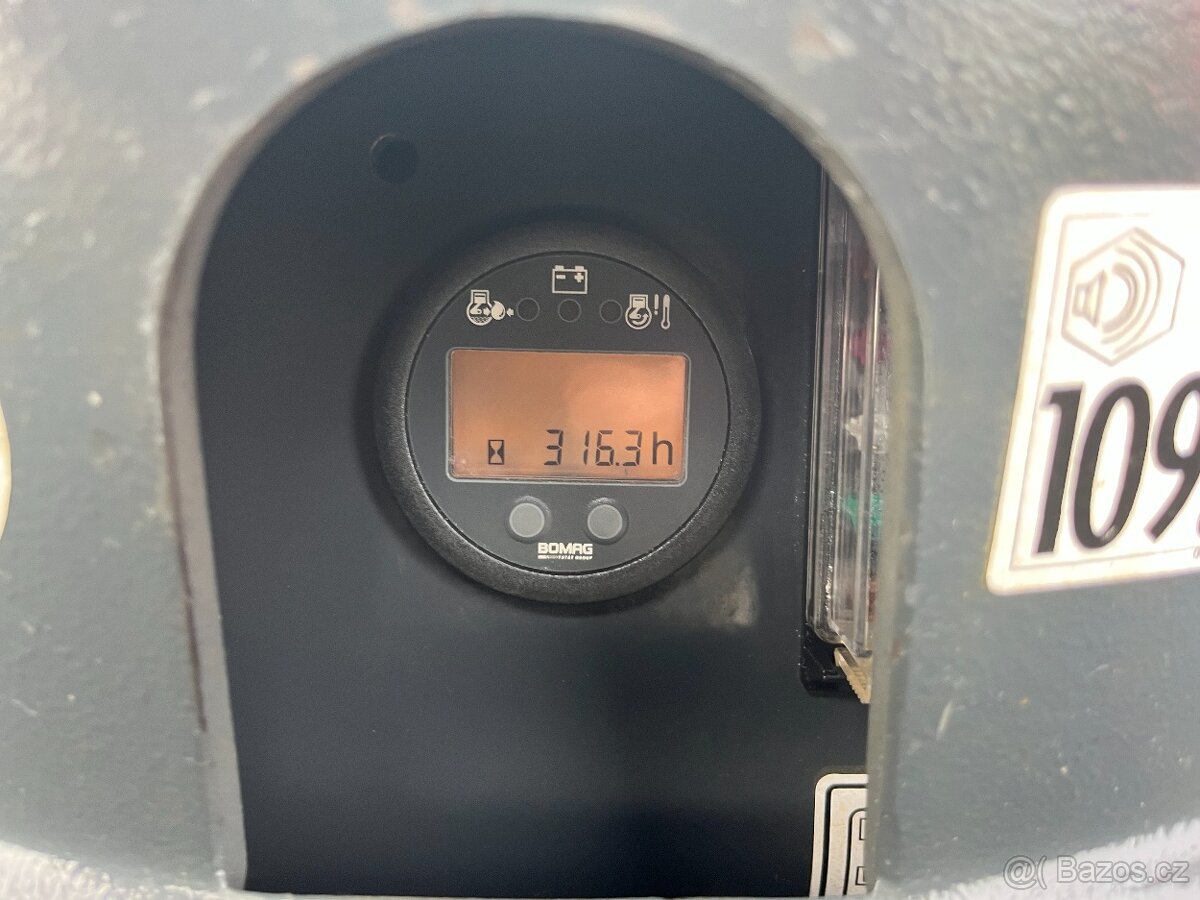 Vibrační válec jezkovy Bomag BMP 8500, 316mth, Wacker Neuson - 17