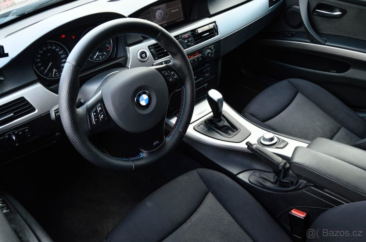 BMW E90 Rad 3 325i A/T - 17