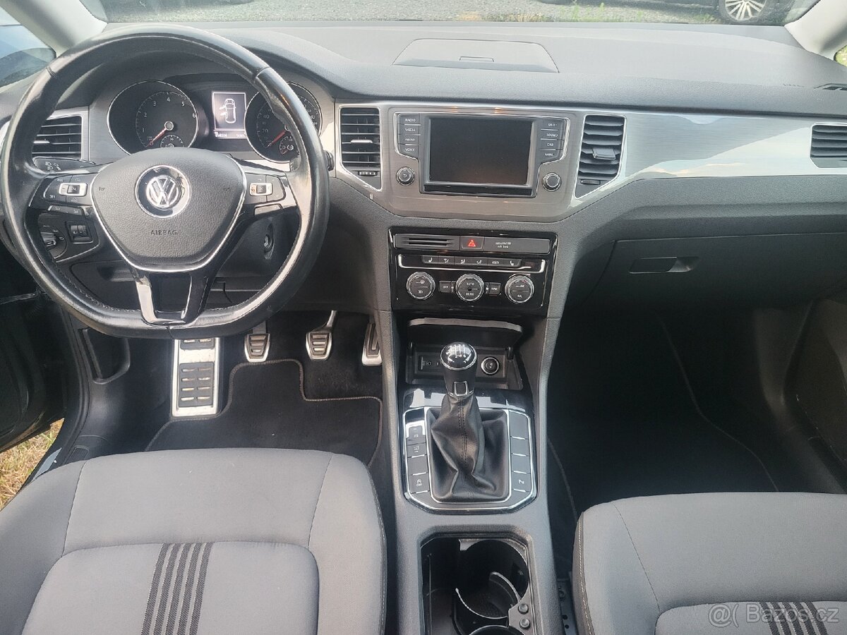 Volkswagen Golf Sportwan benzín - 17