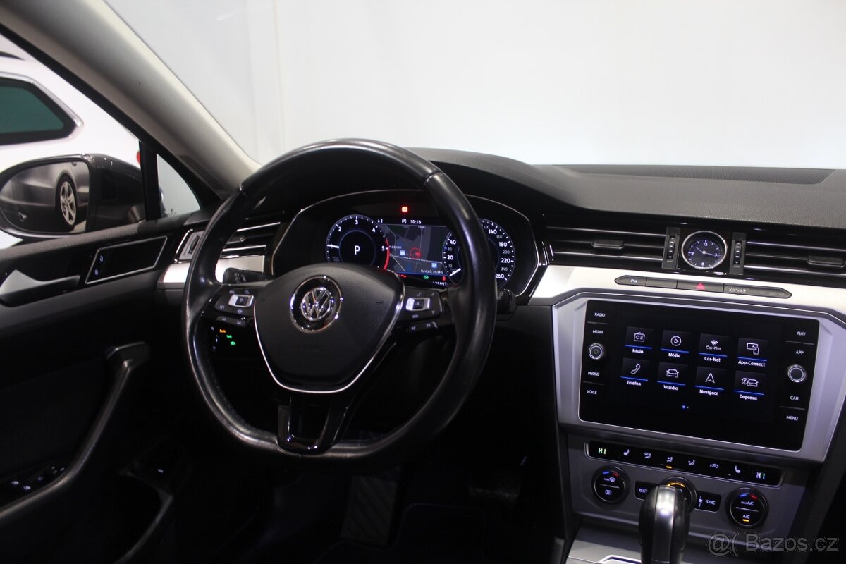VW Passat B8 2.0TDI DSG 110kW Navi LED Display - 17