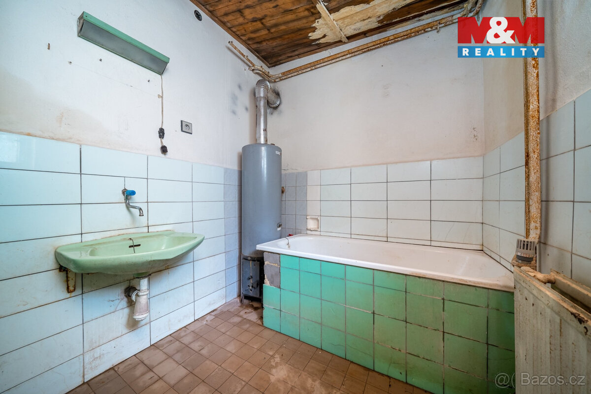 Prodej rodinného domu, 1085 m², s garáží a dílnou, Malíkov - 17