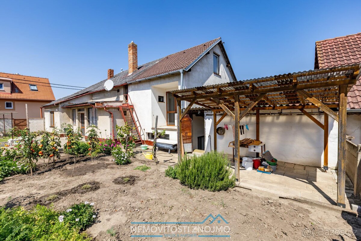 Rodinný dům s garáží, zahradou, vinným sklepem, v Jaroslavic - 17