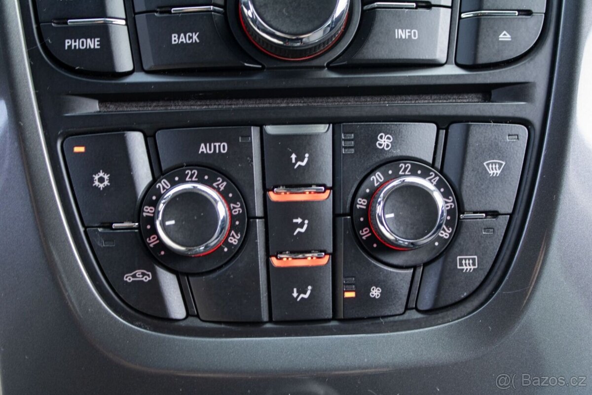 Opel Astra Notchback 1.7 CDTI 130k Cosmo - 17