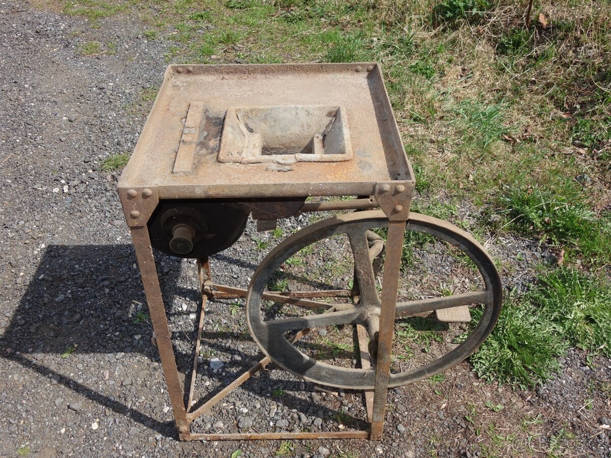 Koupím starožitnosti a starý nábytek - 17