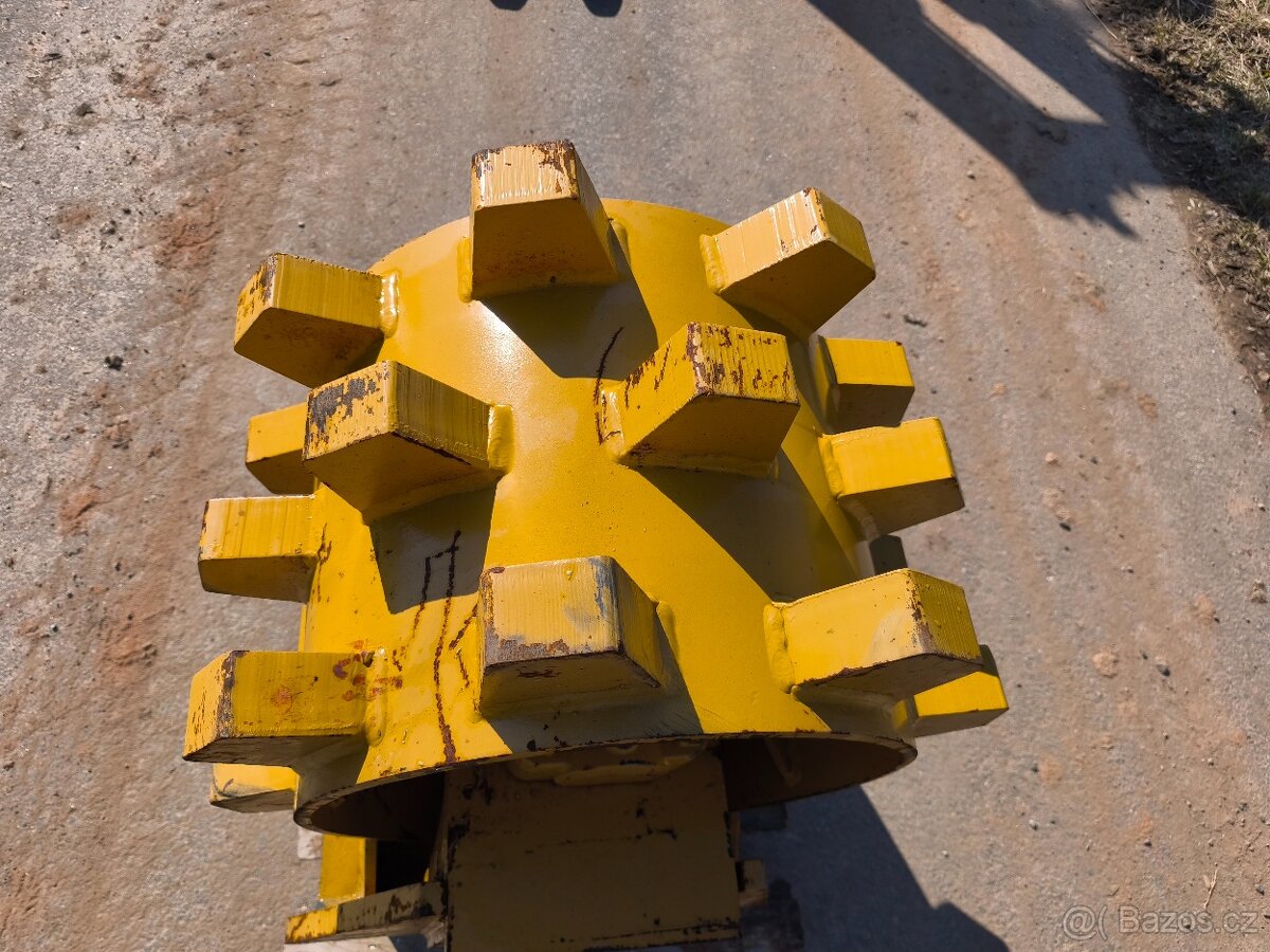 Ježkovy válec pro bagry 12-24t - 17