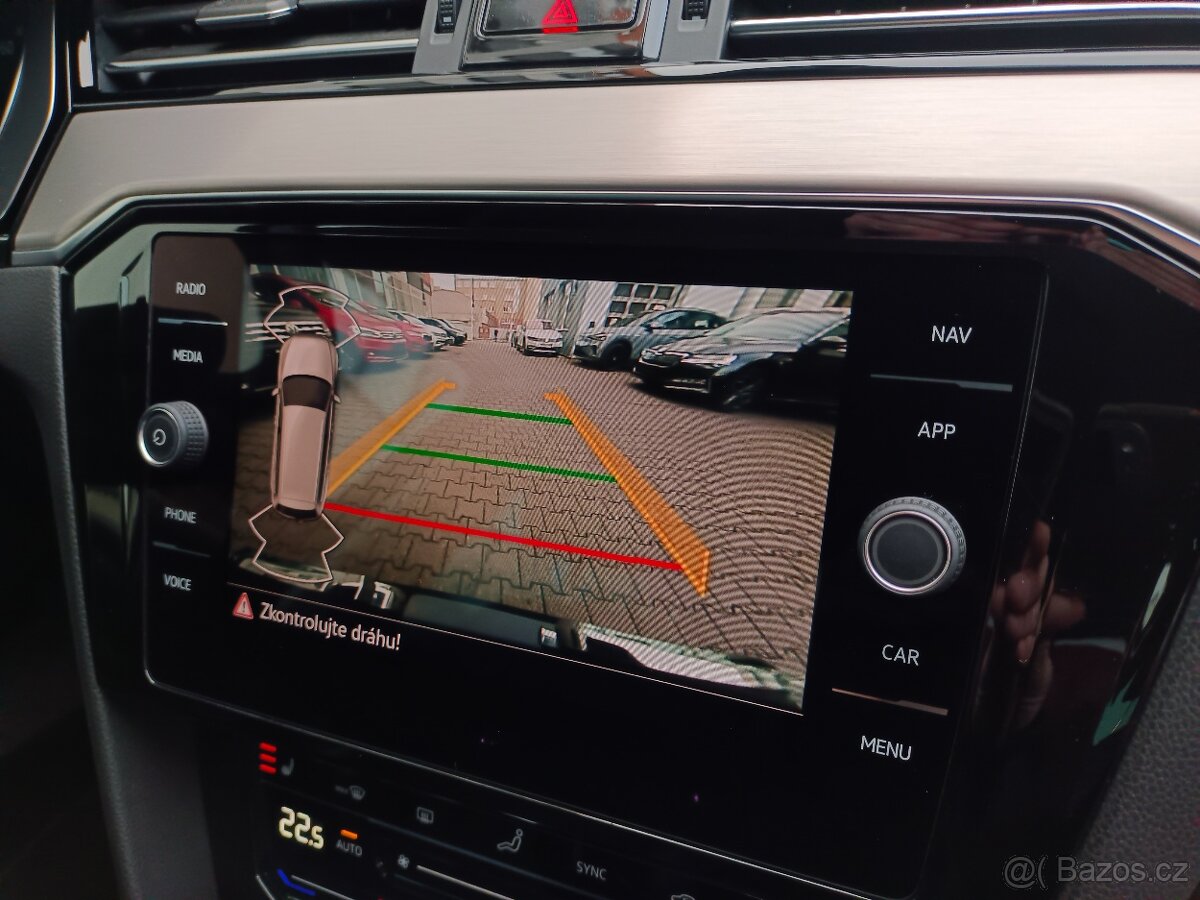 VW Passat B8 Variant Elegance TDI DSG - záruka Autodraft - 17