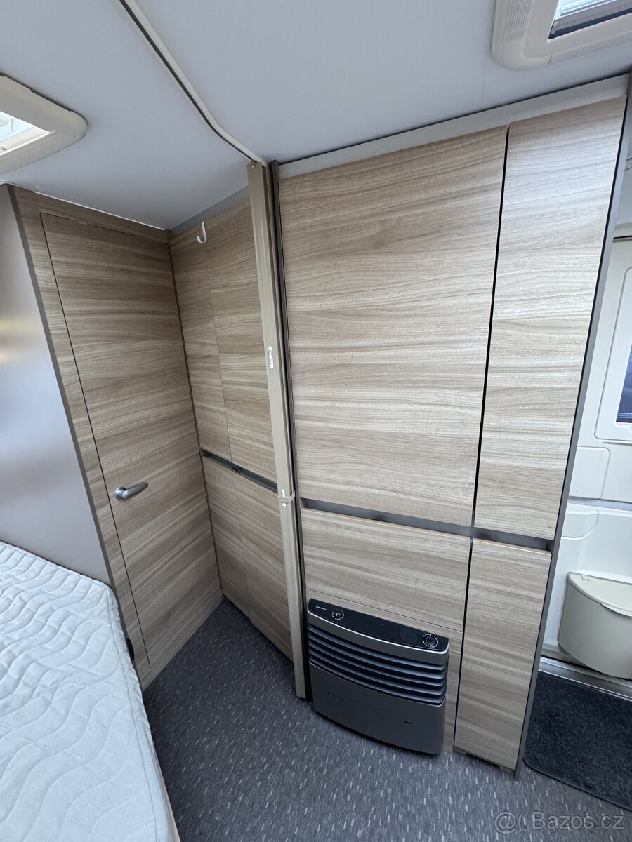 Adria Altea 472 PU ~ Francouzská postel - 17