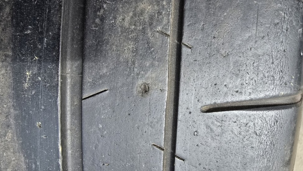 Letní pneu 265/35/19 Michelin - 17