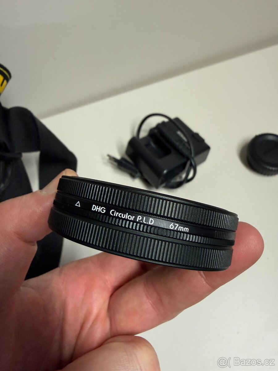 Nikon D7000 s příslušenstvím - 17