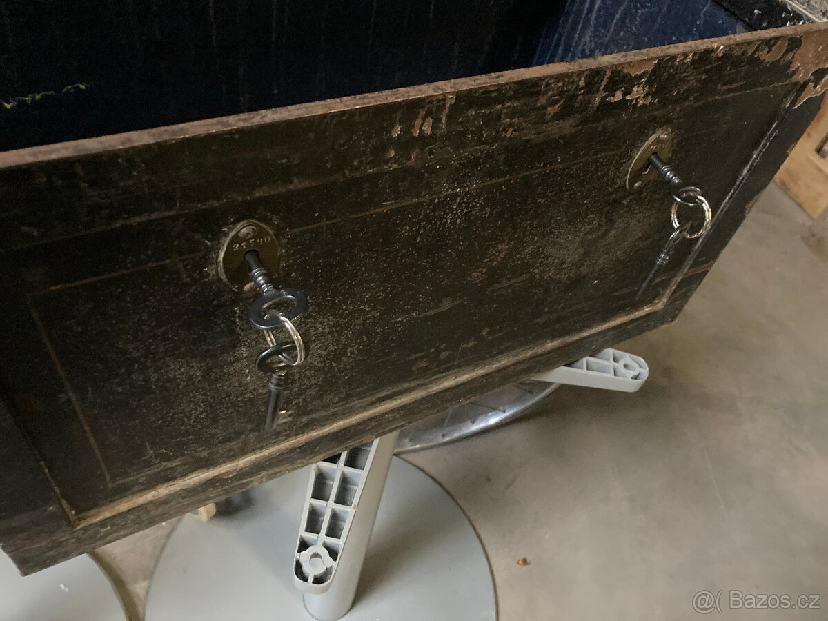 Truhla kovová starožitná, trezor, pokladna 10.000 kč - 17