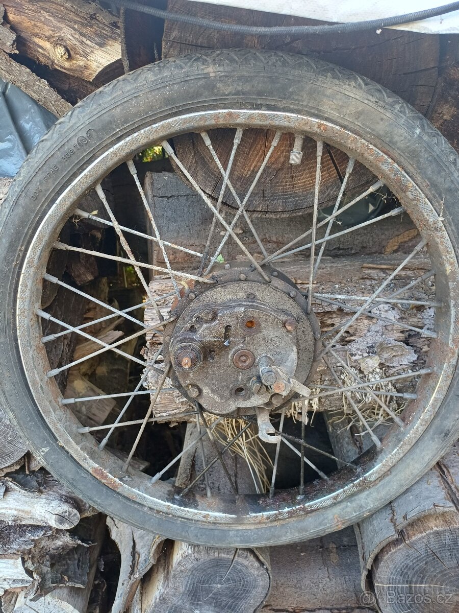 Brzdovy štít jawa - 17