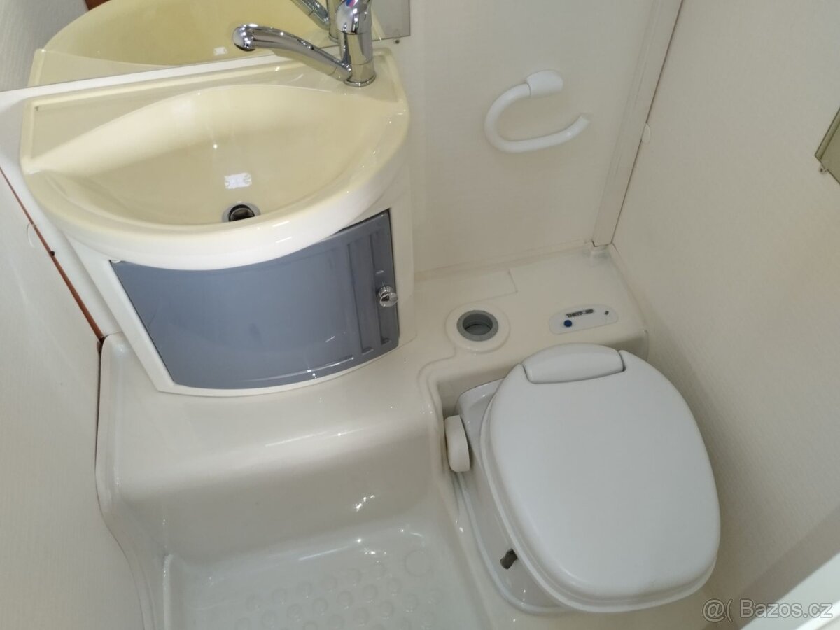 DETHLEFFS Tourist č.226. Rok 2007.1100kg.Pevné postele - 17