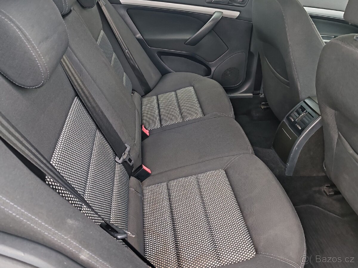 Škoda Octavia
2.0TDI scout - 17
