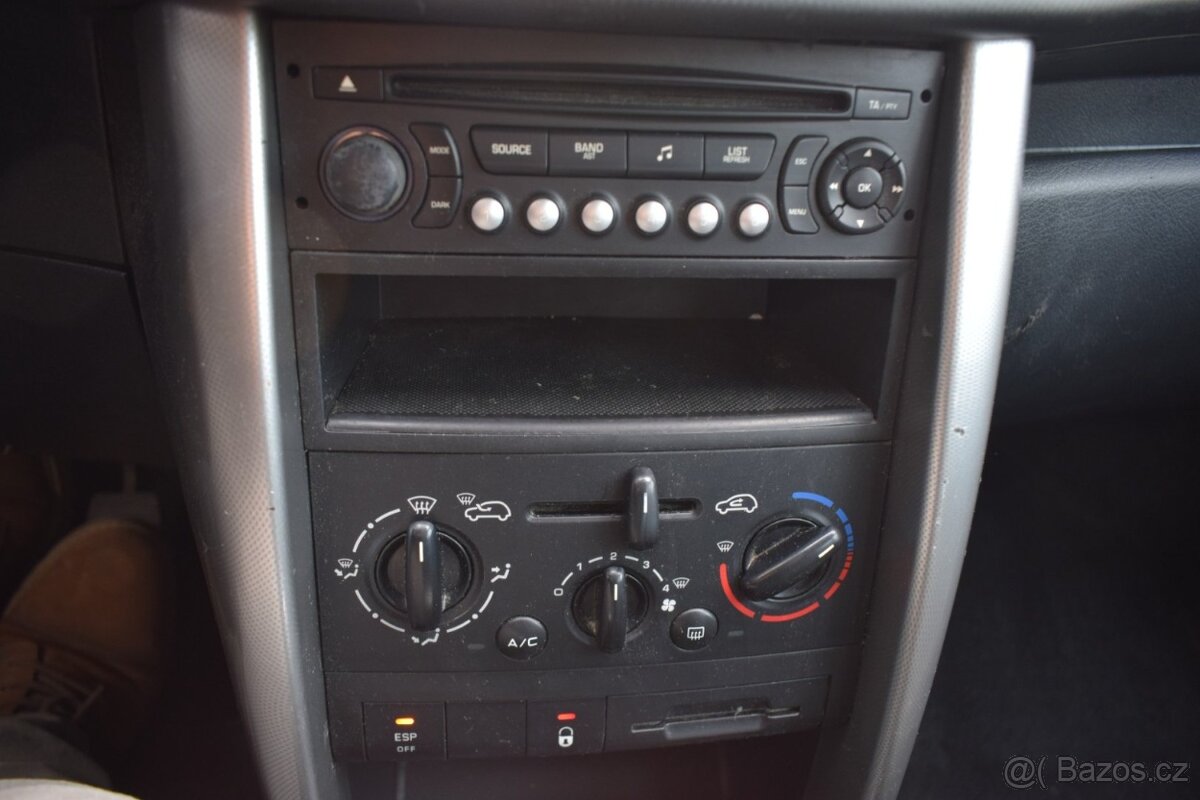 Peugeot 207 1.4i/5DVEŘ/KLIMA/ČTĚTE PROSÍM/ - 17
