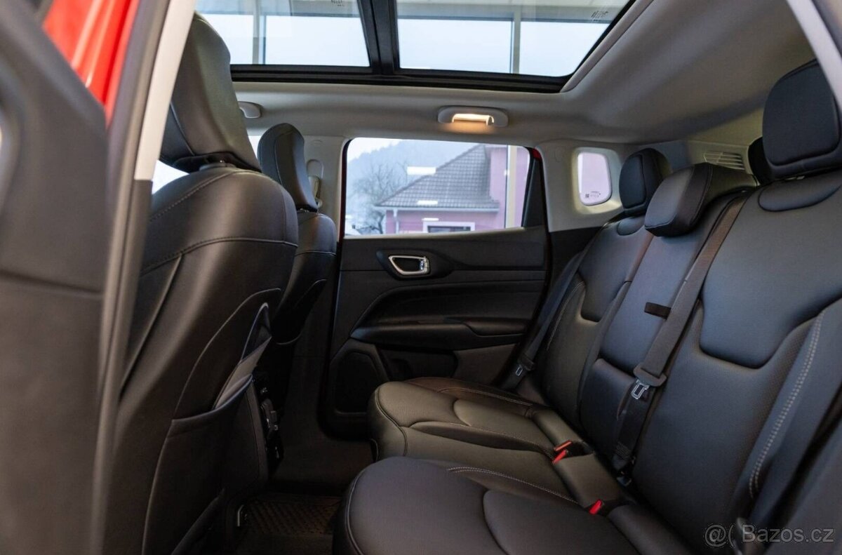 Jeep Compass 1.5 e-Hybrid Summit A/T - 17