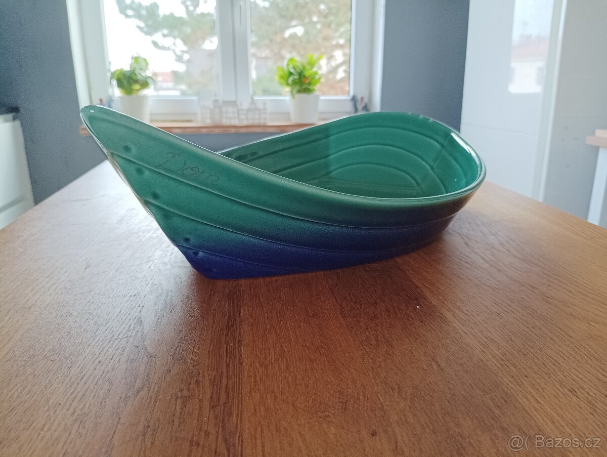 MODERNÍ KAMENINOVÁ MÍSA VE TVARU LODI APOLIA BRETAGNE - 17