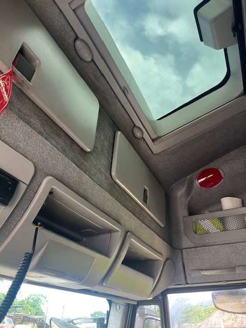 IVECO EuroCargo 120E28 - 17