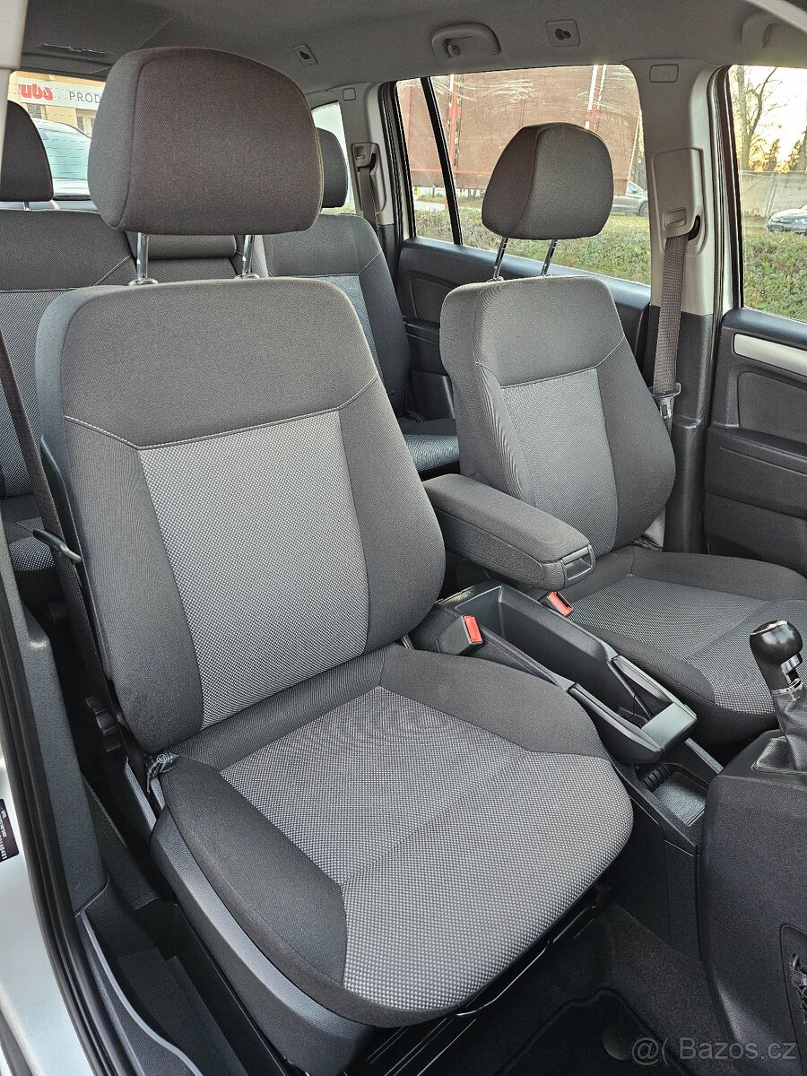OPEL ZAFIRA 2012 1.6 85kW FAMILY 7 MÍST,VÝHŘEVY,SENZORY,TEMP - 17