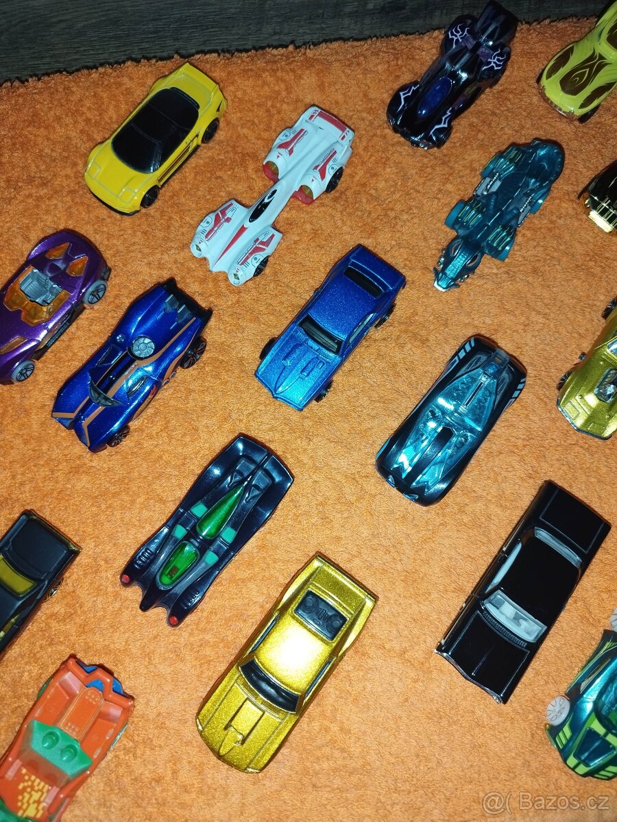 Hot wheels autíčka 36 ks - 17