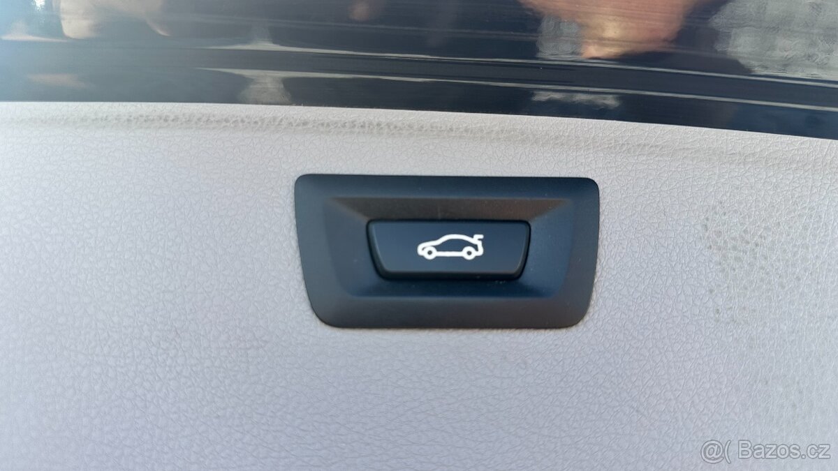 BMW 318d 105kW Stav,Navi,Tažné - 17