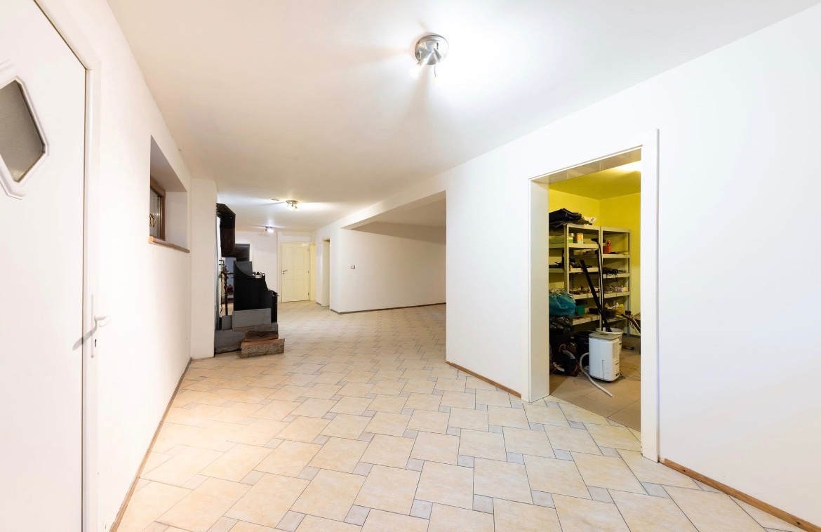 Pronájem baráku 6+kk - 17