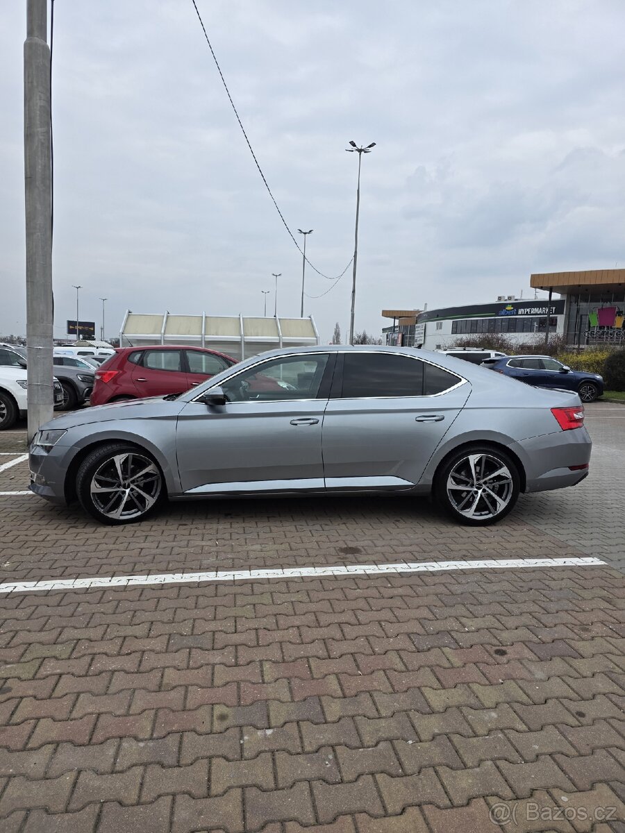 Škoda Superb - 17