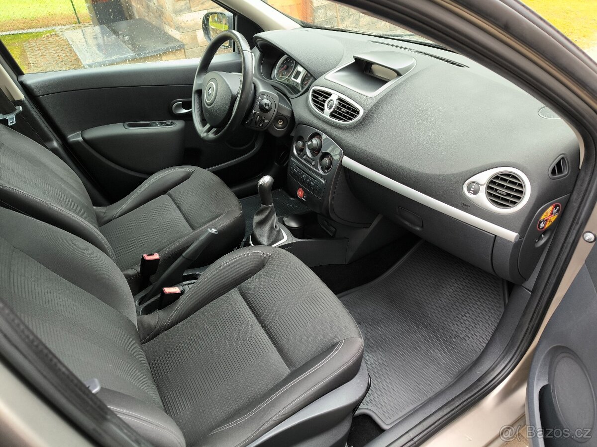 RENAULT CLIO COMBI 1.2i 16V 74kw, r.v. 2012, PERFEKTNÍ STAV - 17
