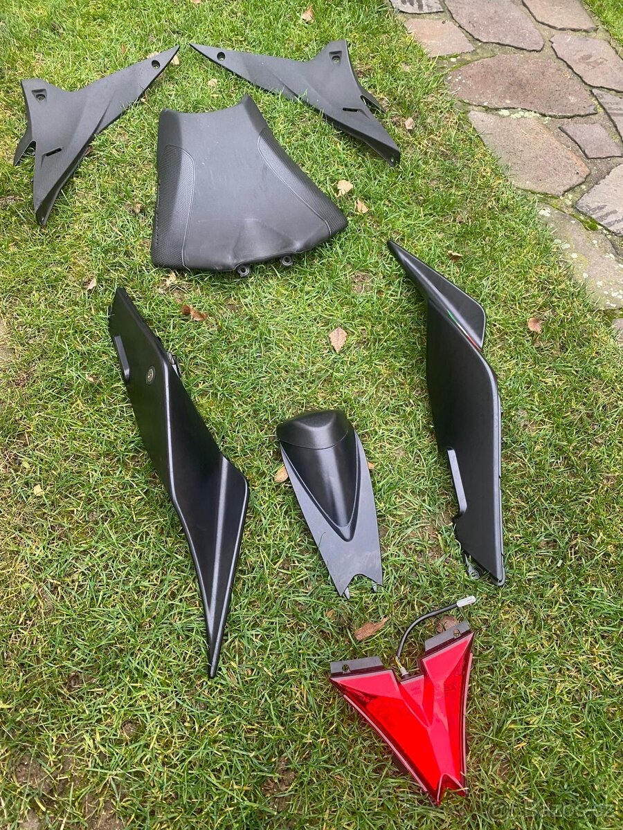 APRILIA TUONO V4 RSV4 - 17