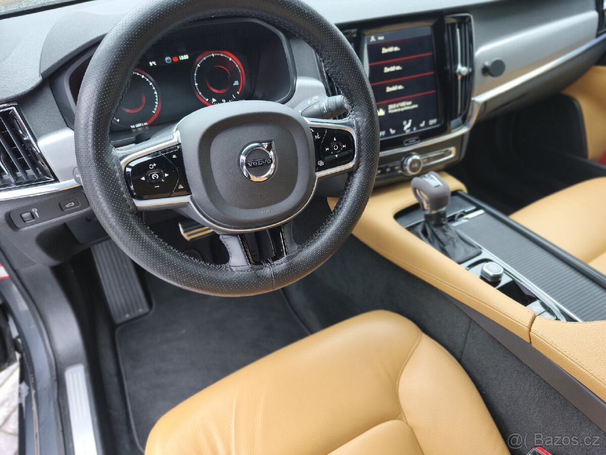 Volvo V90 D4 140 kW - 17