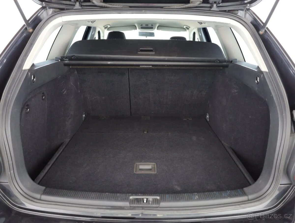 Volkswagen Golf 2010 1.6 TDI Combi - 17